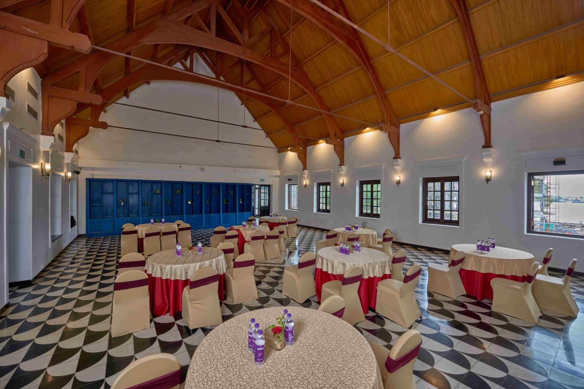 ホテル The Old Court House By Abad Fort Kochi エクステリア 写真