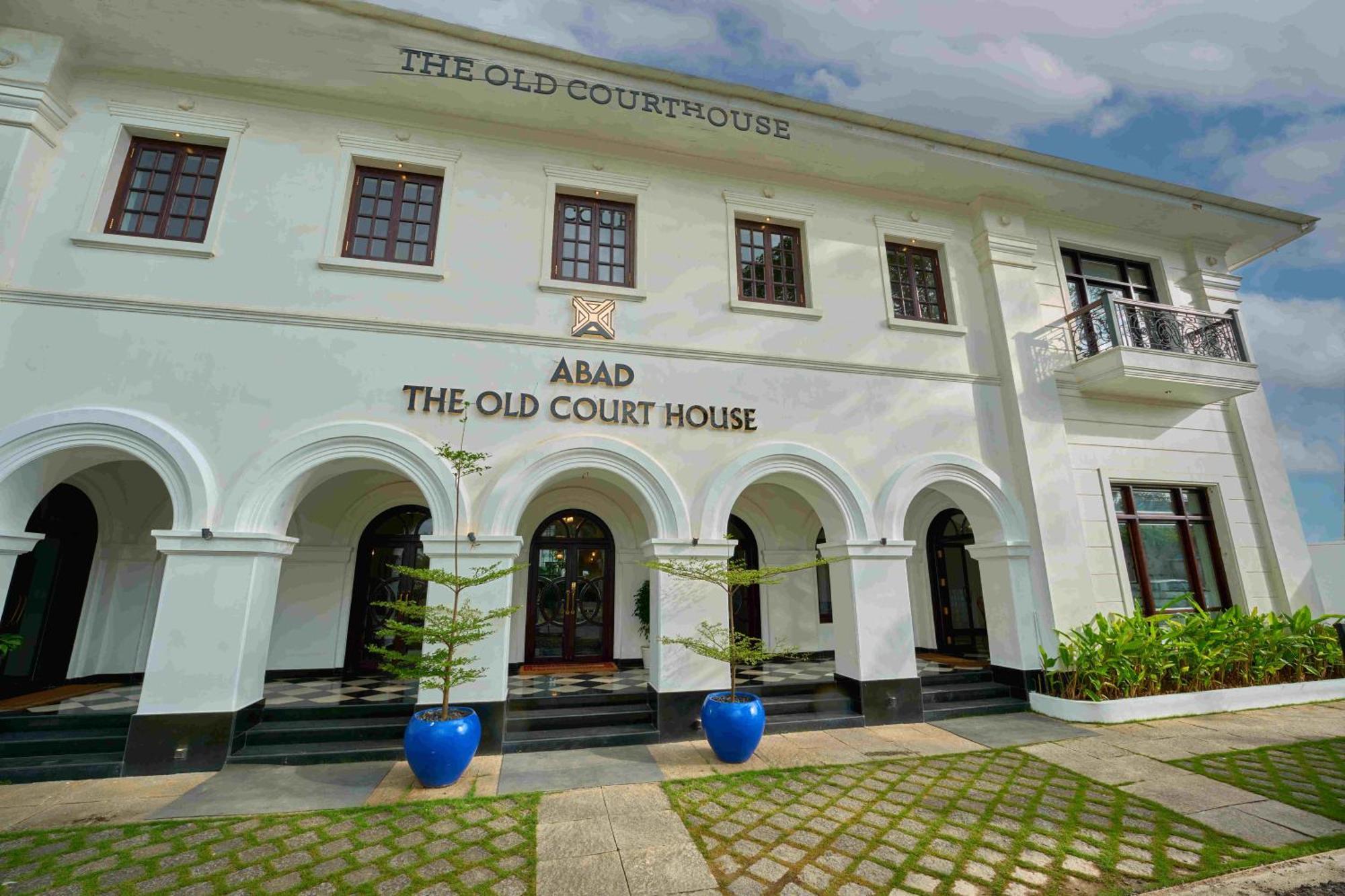 ホテル The Old Court House By Abad Fort Kochi エクステリア 写真
