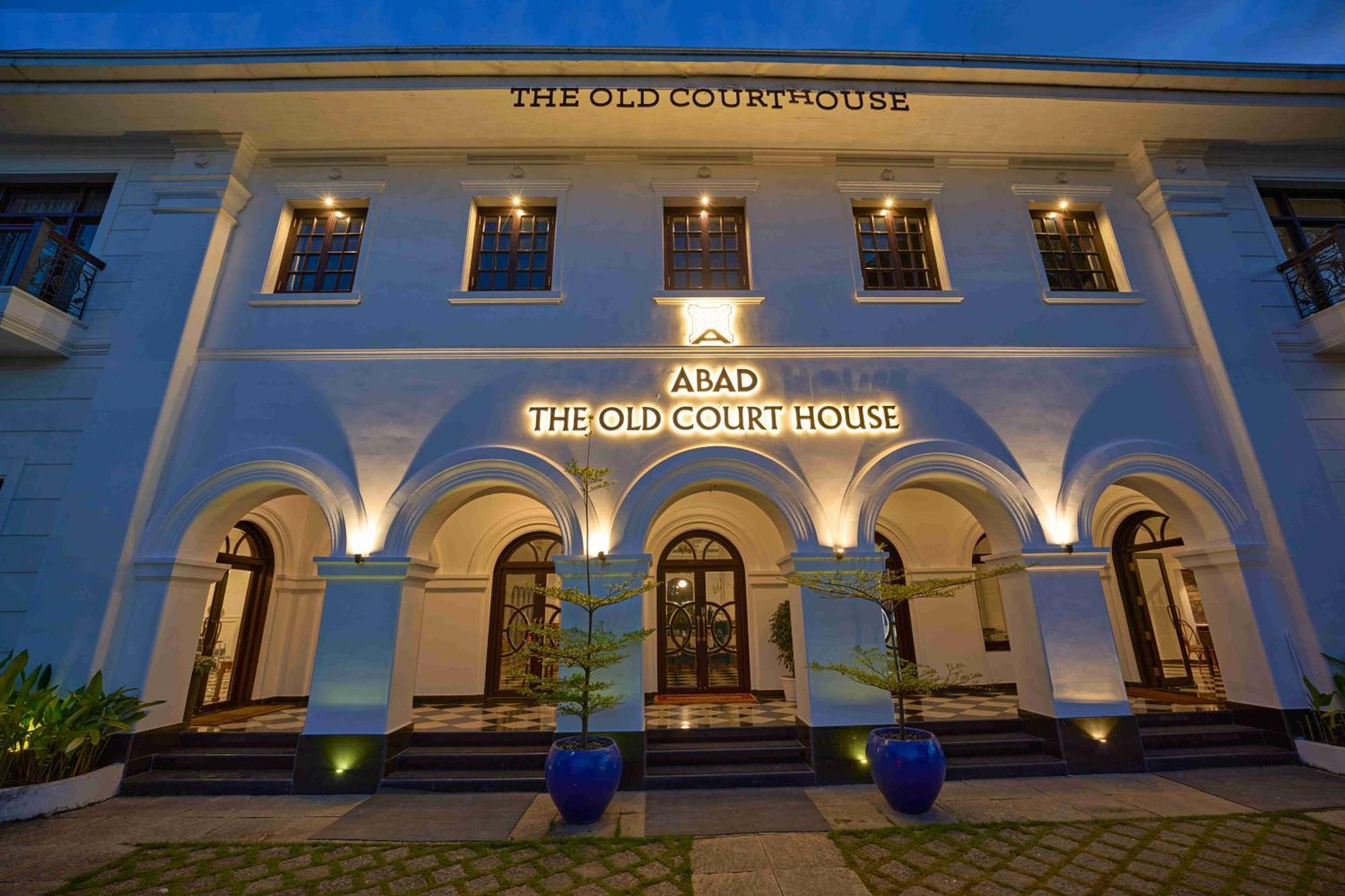 ホテル The Old Court House By Abad Fort Kochi エクステリア 写真