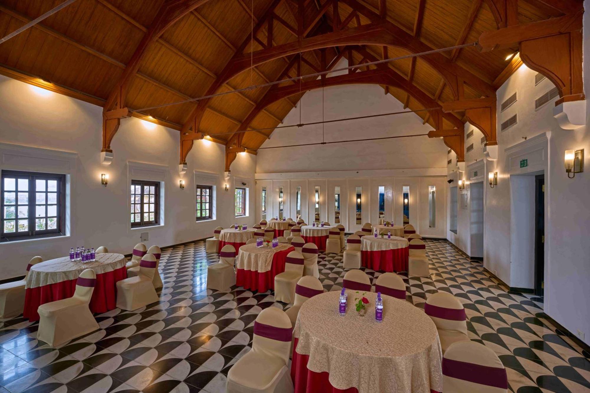 ホテル The Old Court House By Abad Fort Kochi エクステリア 写真