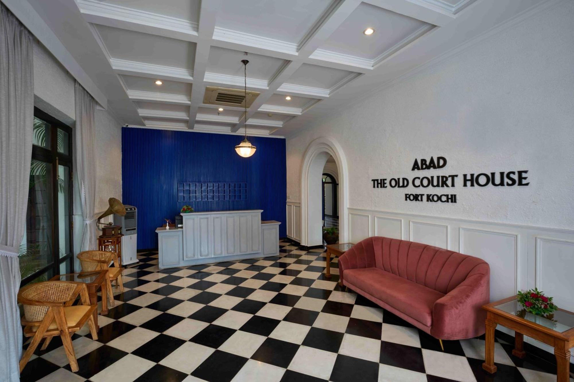 ホテル The Old Court House By Abad Fort Kochi エクステリア 写真